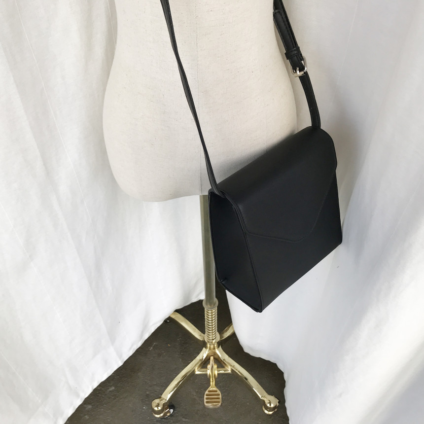 <b><p>Mini Square Shoulder Bag 3COL Daily Box Fashion</p></b><b><p>ミニ正方形スクエアショルダーバッグ3COLデイリーボックスバッグファッション女性四角クロスバック</p></b><br /><br /><p align='center'>