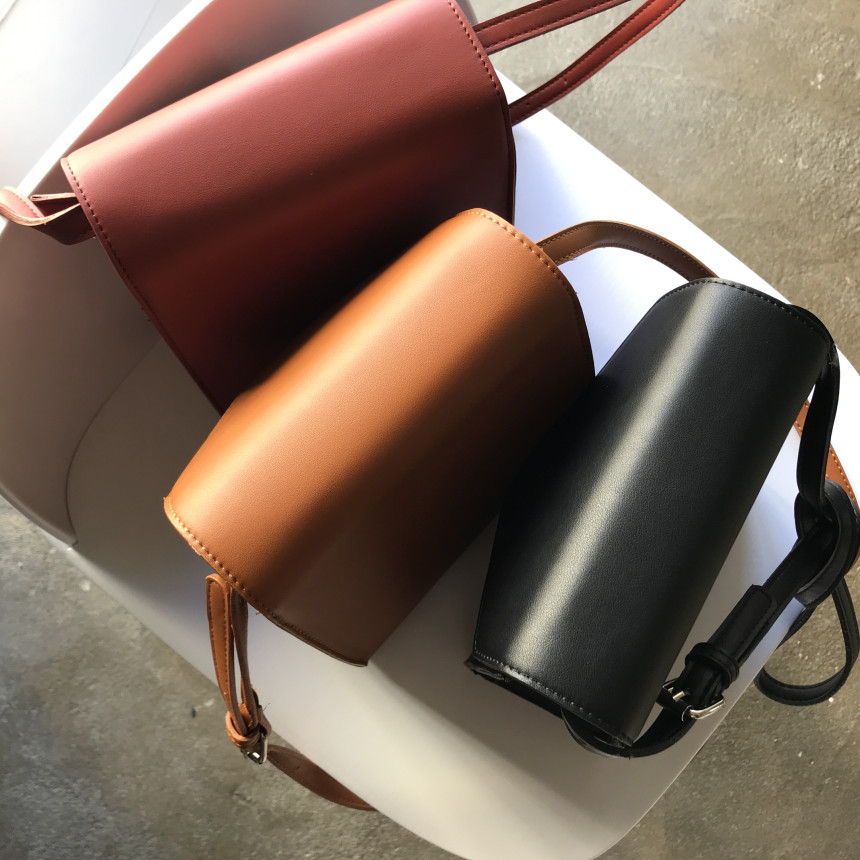 <b><p>Mini Square Shoulder Bag 3COL Daily Box Fashion</p></b><b><p>ミニ正方形スクエアショルダーバッグ3COLデイリーボックスバッグファッション女性四角クロスバック</p></b><br /><br /><p align='center'>