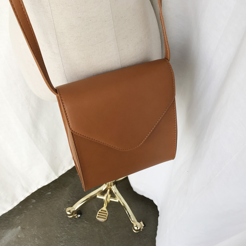 <b><p>Mini Square Shoulder Bag 3COL Daily Box Fashion</p></b><b><p>ミニ正方形スクエアショルダーバッグ3COLデイリーボックスバッグファッション女性四角クロスバック</p></b><br /><br /><p align='center'>