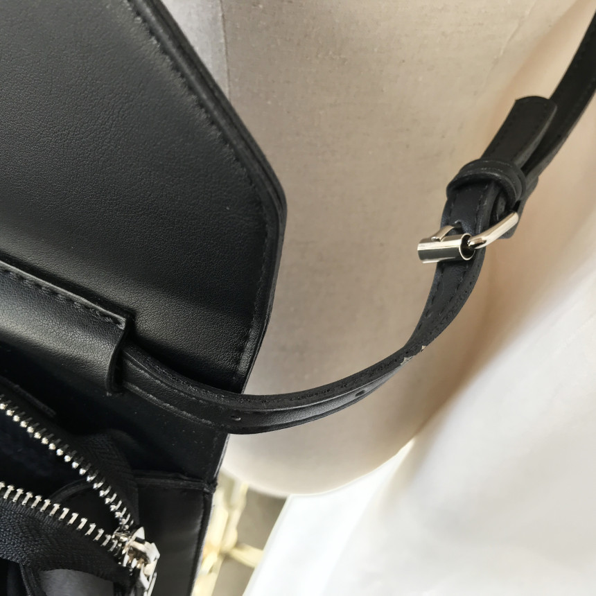 <b><p>Mini Square Shoulder Bag 3COL Daily Box Fashion</p></b><b><p>ミニ正方形スクエアショルダーバッグ3COLデイリーボックスバッグファッション女性四角クロスバック</p></b><br /><br /><p align='center'>