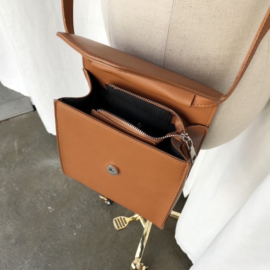 <b><p>Mini Square Shoulder Bag 3COL Daily Box Fashion</p></b><b><p>ミニ正方形スクエアショルダーバッグ3COLデイリーボックスバッグファッション女性四角クロスバック</p></b><br /><br /><p align='center'>