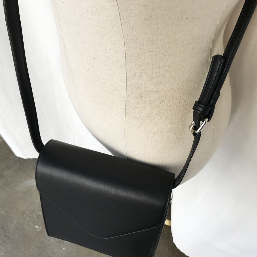 <b><p>Mini Square Shoulder Bag 3COL Daily Box Fashion</p></b><b><p>ミニ正方形スクエアショルダーバッグ3COLデイリーボックスバッグファッション女性四角クロスバック</p></b><br /><br /><p align='center'>