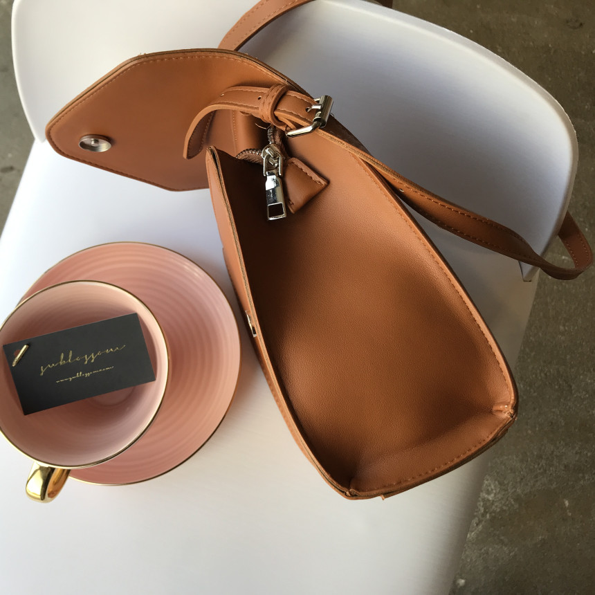 <b><p>Mini Square Shoulder Bag 3COL Daily Box Fashion</p></b><b><p>ミニ正方形スクエアショルダーバッグ3COLデイリーボックスバッグファッション女性四角クロスバック</p></b><br /><br /><p align='center'>