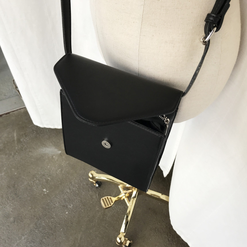 <b><p>Mini Square Shoulder Bag 3COL Daily Box Fashion</p></b><b><p>ミニ正方形スクエアショルダーバッグ3COLデイリーボックスバッグファッション女性四角クロスバック</p></b><br /><br /><p align='center'>