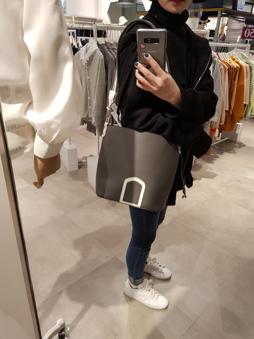 <b><p>Wheat Studio shoulder bag LK3BGS561 Women's</p></b><b><p>小麦スタジオすっきり柄ショルダーバッグLK3BGS561女性コーディネート日常のファッション清純なデ</p></b><br /><br /><p align='center'>