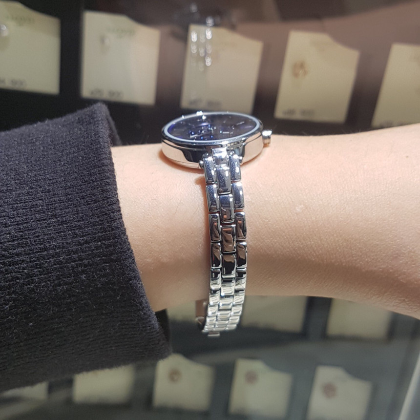 <b><p>Lloyd Nightfall feme cck Unique details Good</p></b><b><p>ロイド ナイトポール 女性 メタル 時計 ユニークなディテ ポイントサイクル良い</p></b><br /><br /><p align='center'>