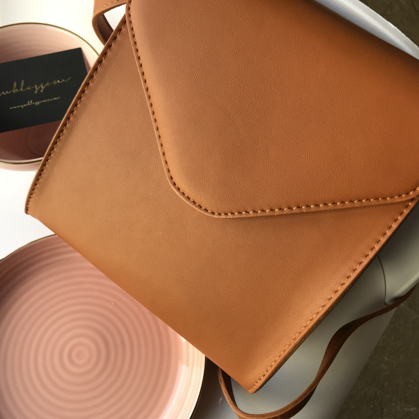 <b><p>Mini Square Shoulder Bag 3COL Daily Box Fashion</p></b><b><p>ミニ正方形スクエアショルダーバッグ3COLデイリーボックスバッグファッション女性四角クロスバック</p></b><br /><br /><p align='center'>