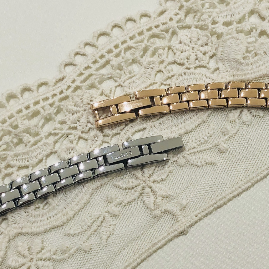 <b><p>Lloyd Nightfall feme cck Unique details Good</p></b><b><p>ロイド ナイトポール 女性 メタル 時計 ユニークなディテ ポイントサイクル良い</p></b><br /><br /><p align='center'>