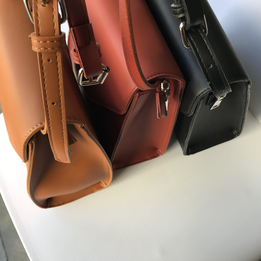 <b><p>Mini Square Shoulder Bag 3COL Daily Box Fashion</p></b><b><p>ミニ正方形スクエアショルダーバッグ3COLデイリーボックスバッグファッション女性四角クロスバック</p></b><br /><br /><p align='center'>