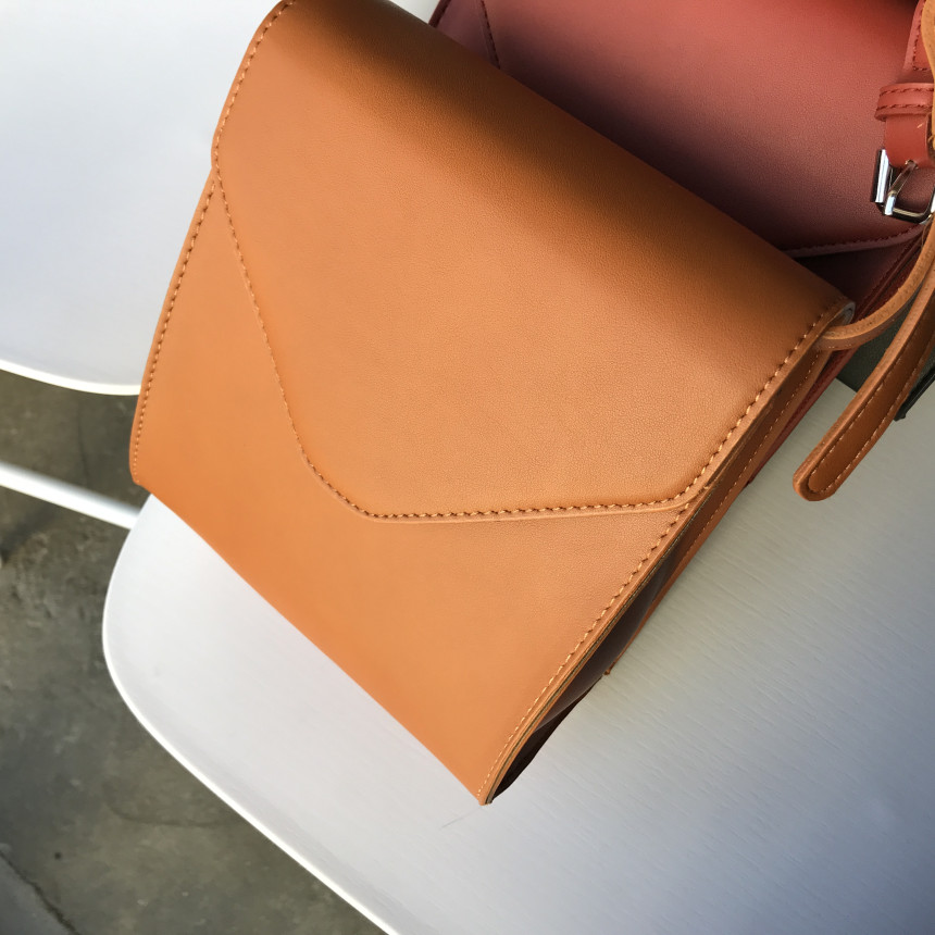 <b><p>Mini Square Shoulder Bag 3COL Daily Box Fashion</p></b><b><p>ミニ正方形スクエアショルダーバッグ3COLデイリーボックスバッグファッション女性四角クロスバック</p></b><br /><br /><p align='center'>