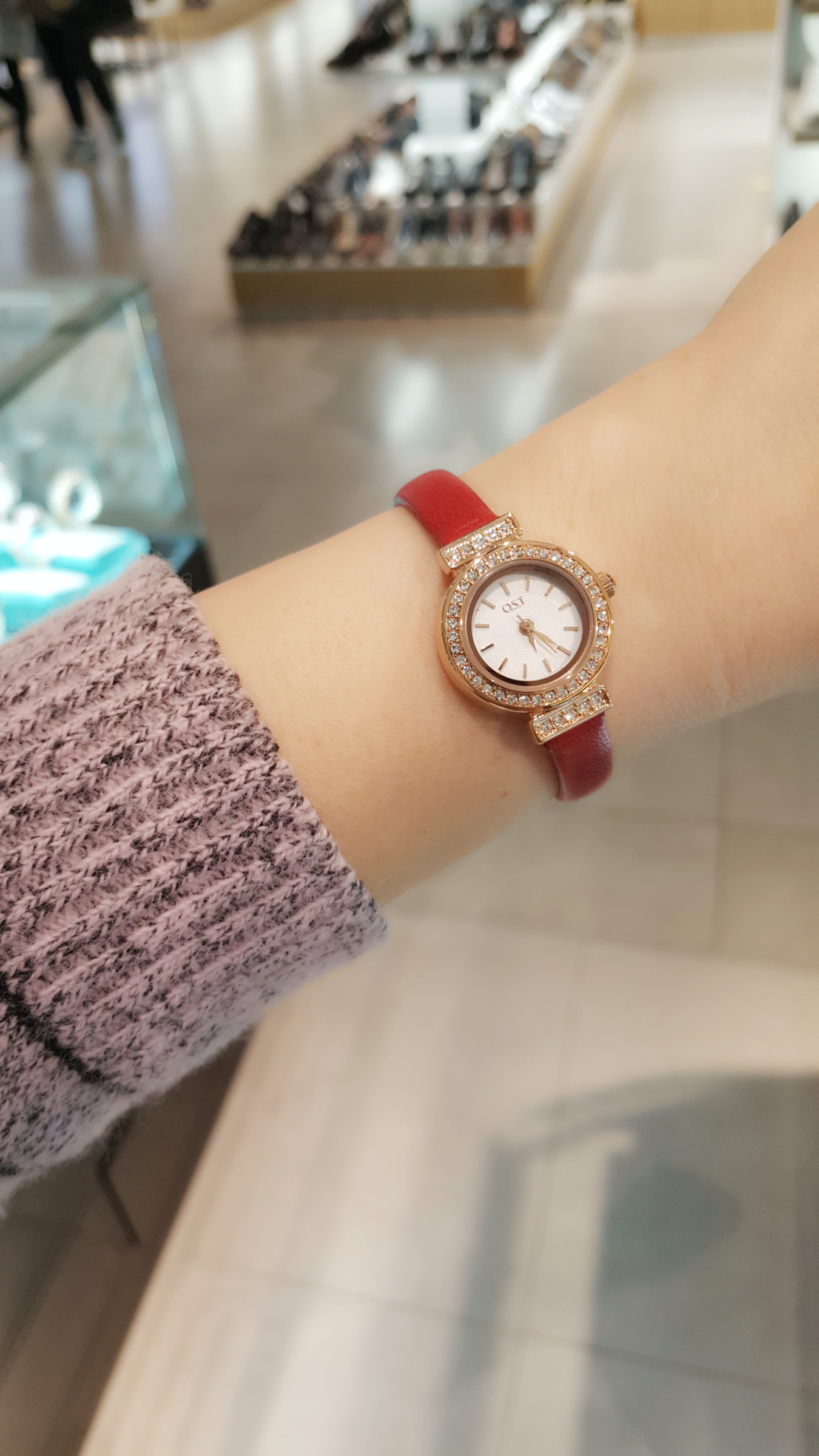 <b><p>OST Sun apple clock OTW114928APD</p></b><b><p>OST 太陽のリンゴ時計 OTW114928APD</p></b><br /><br /><p align='center'>