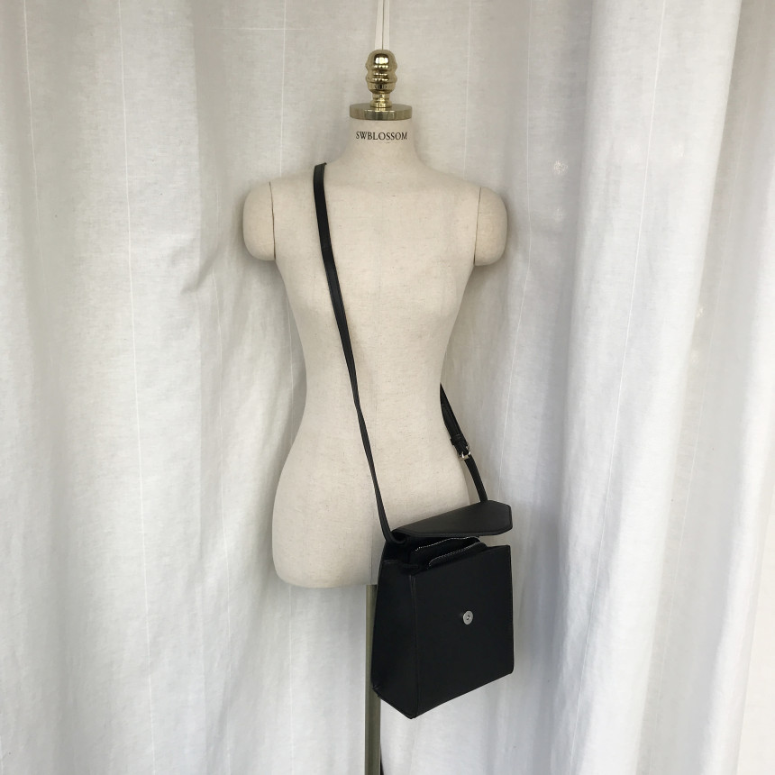 <b><p>Mini Square Shoulder Bag 3COL Daily Box Fashion</p></b><b><p>ミニ正方形スクエアショルダーバッグ3COLデイリーボックスバッグファッション女性四角クロスバック</p></b><br /><br /><p align='center'>