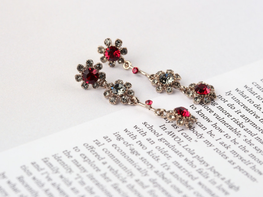 <b><p>925silver Loire Unknown Drop Earrings Bold</p></b><b><p>925silver ロワール オンバル ドロップイヤリング ボド 芸能人 アンティーク</p></b><br /><br /><p align='center'>