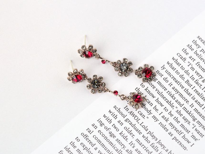 <b><p>925silver Loire Unknown Drop Earrings Bold</p></b><b><p>925silver ロワール オンバル ドロップイヤリング ボド 芸能人 アンティーク</p></b><br /><br /><p align='center'>