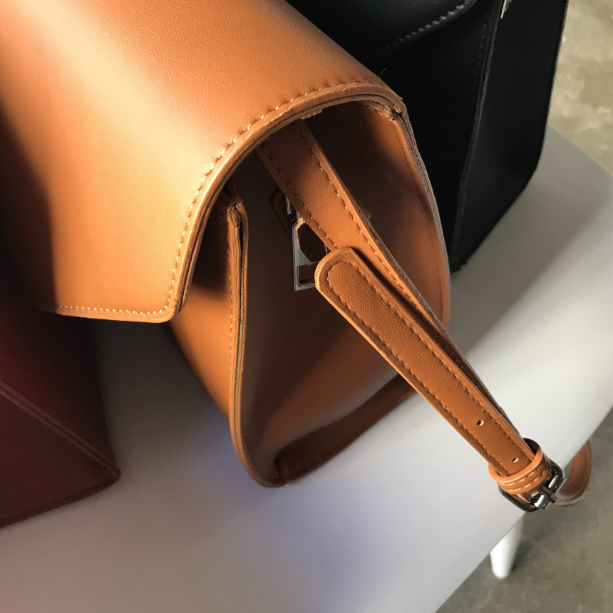 <b><p>Mini Square Shoulder Bag 3COL Daily Box Fashion</p></b><b><p>ミニ正方形スクエアショルダーバッグ3COLデイリーボックスバッグファッション女性四角クロスバック</p></b><br /><br /><p align='center'>