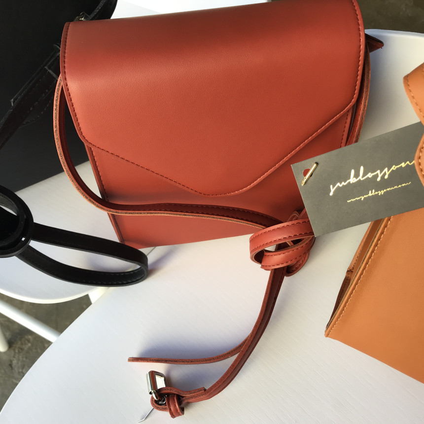 <b><p>Mini Square Shoulder Bag 3COL Daily Box Fashion</p></b><b><p>ミニ正方形スクエアショルダーバッグ3COLデイリーボックスバッグファッション女性四角クロスバック</p></b><br /><br /><p align='center'>