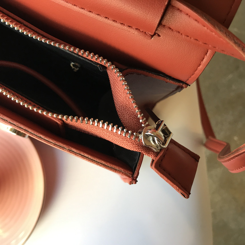 <b><p>Mini Square Shoulder Bag 3COL Daily Box Fashion</p></b><b><p>ミニ正方形スクエアショルダーバッグ3COLデイリーボックスバッグファッション女性四角クロスバック</p></b><br /><br /><p align='center'>