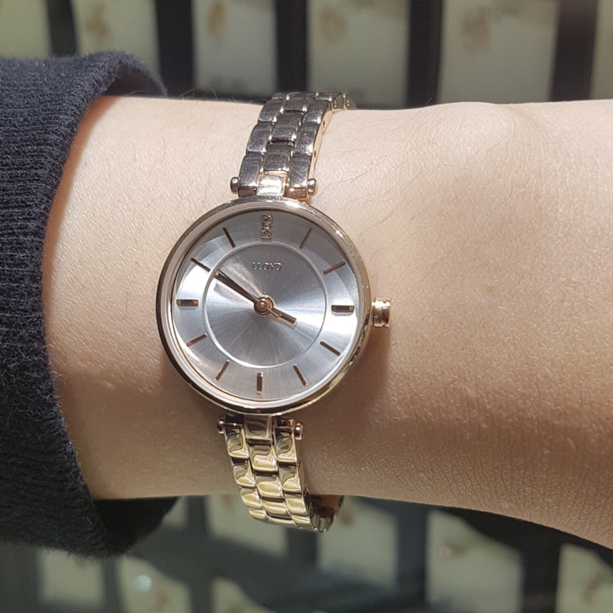 <b><p>Lloyd Nightfall feme cck Unique details Good</p></b><b><p>ロイド ナイトポール 女性 メタル 時計 ユニークなディテ ポイントサイクル良い</p></b><br /><br /><p align='center'>