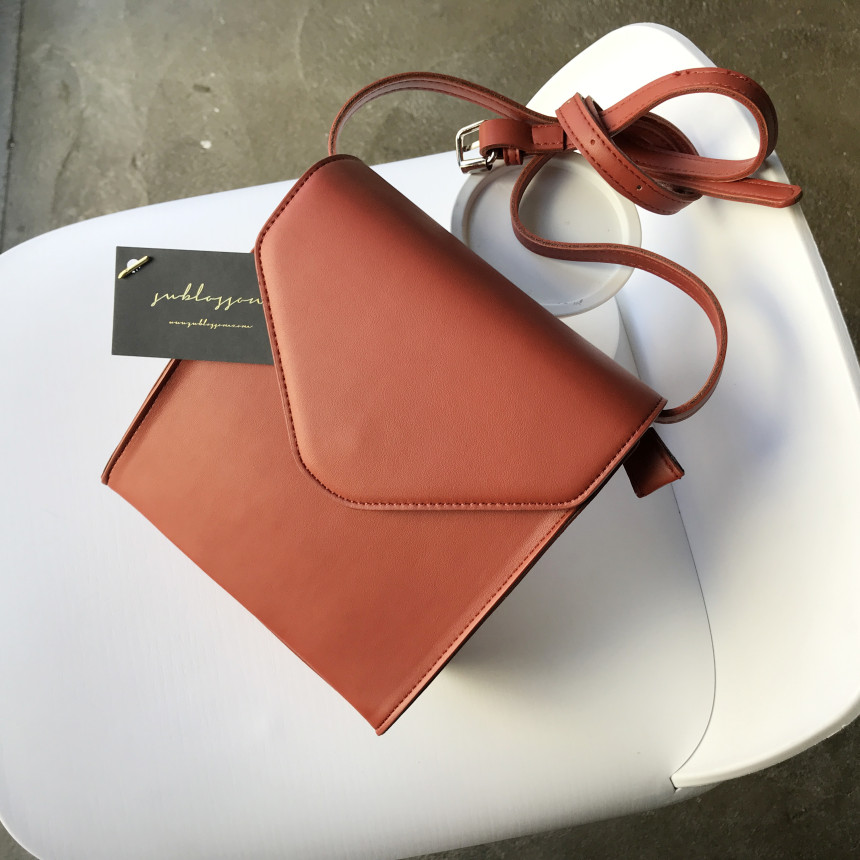 <b><p>Mini Square Shoulder Bag 3COL Daily Box Fashion</p></b><b><p>ミニ正方形スクエアショルダーバッグ3COLデイリーボックスバッグファッション女性四角クロスバック</p></b><br /><br /><p align='center'>