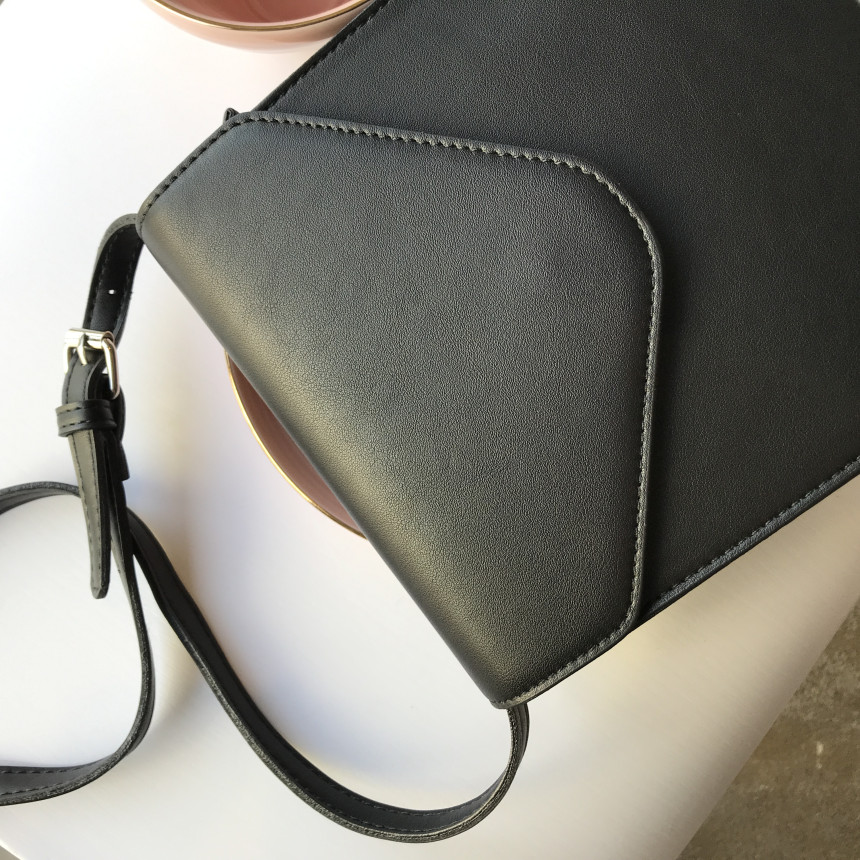 <b><p>Mini Square Shoulder Bag 3COL Daily Box Fashion</p></b><b><p>ミニ正方形スクエアショルダーバッグ3COLデイリーボックスバッグファッション女性四角クロスバック</p></b><br /><br /><p align='center'>