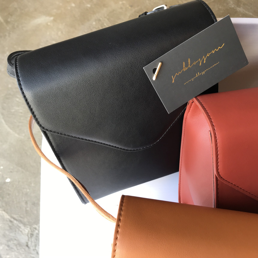 <b><p>Mini Square Shoulder Bag 3COL Daily Box Fashion</p></b><b><p>ミニ正方形スクエアショルダーバッグ3COLデイリーボックスバッグファッション女性四角クロスバック</p></b><br /><br /><p align='center'>