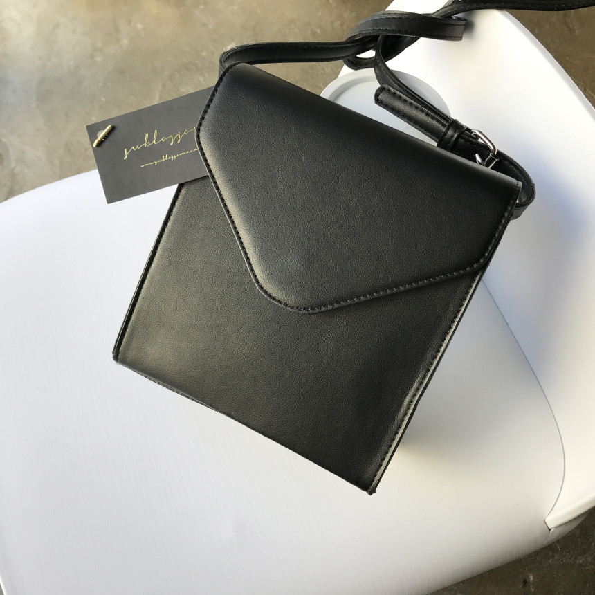 <b><p>Mini Square Shoulder Bag 3COL Daily Box Fashion</p></b><b><p>ミニ正方形スクエアショルダーバッグ3COLデイリーボックスバッグファッション女性四角クロスバック</p></b><br /><br /><p align='center'>