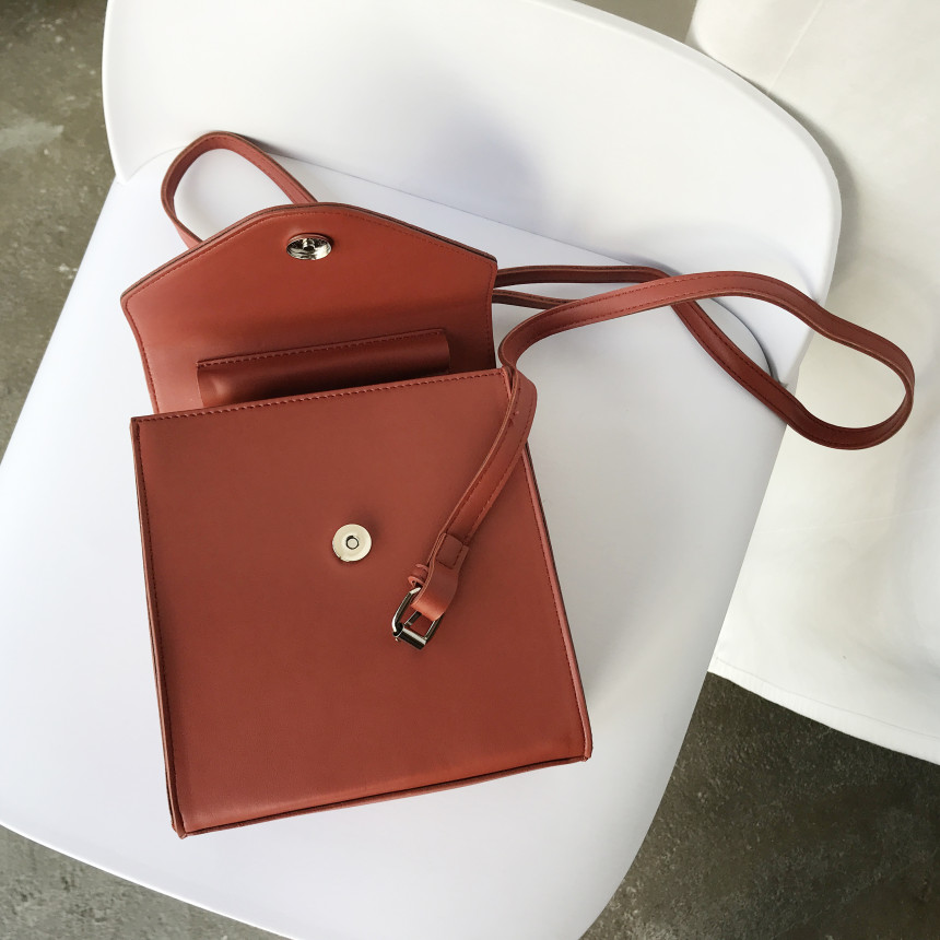 <b><p>Mini Square Shoulder Bag 3COL Daily Box Fashion</p></b><b><p>ミニ正方形スクエアショルダーバッグ3COLデイリーボックスバッグファッション女性四角クロスバック</p></b><br /><br /><p align='center'>