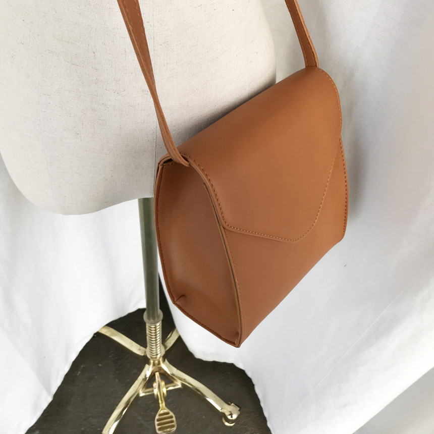 <b><p>Mini Square Shoulder Bag 3COL Daily Box Fashion</p></b><b><p>ミニ正方形スクエアショルダーバッグ3COLデイリーボックスバッグファッション女性四角クロスバック</p></b><br /><br /><p align='center'>