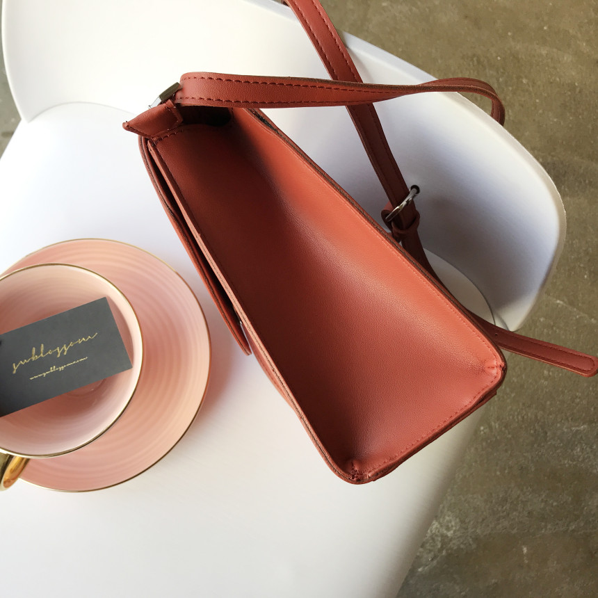 <b><p>Mini Square Shoulder Bag 3COL Daily Box Fashion</p></b><b><p>ミニ正方形スクエアショルダーバッグ3COLデイリーボックスバッグファッション女性四角クロスバック</p></b><br /><br /><p align='center'>