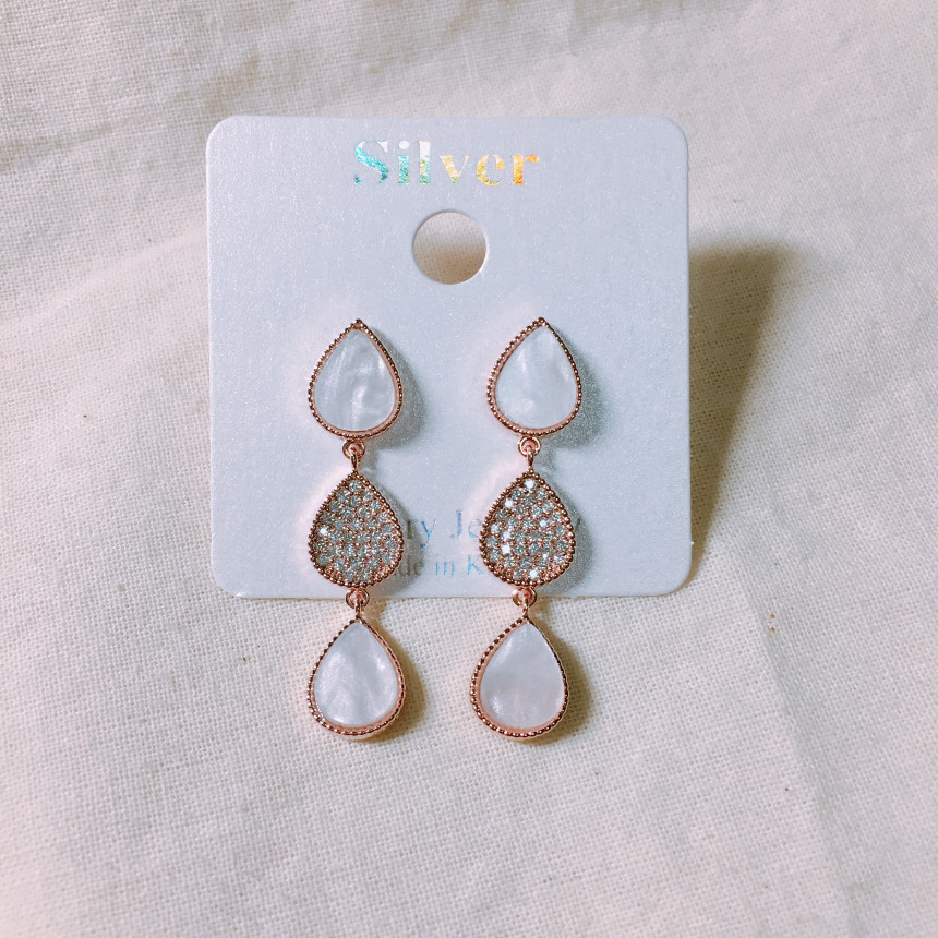 <b><p>Luce Drop Ear rings 2color LKJ1155 attractive</p></b><b><p>ルーチェ 螺鈿水滴ドロップイヤリング 2色 LKJ1155 魅力的な 女性が好きなギフト</p></b><br /><br /><p align='center'>