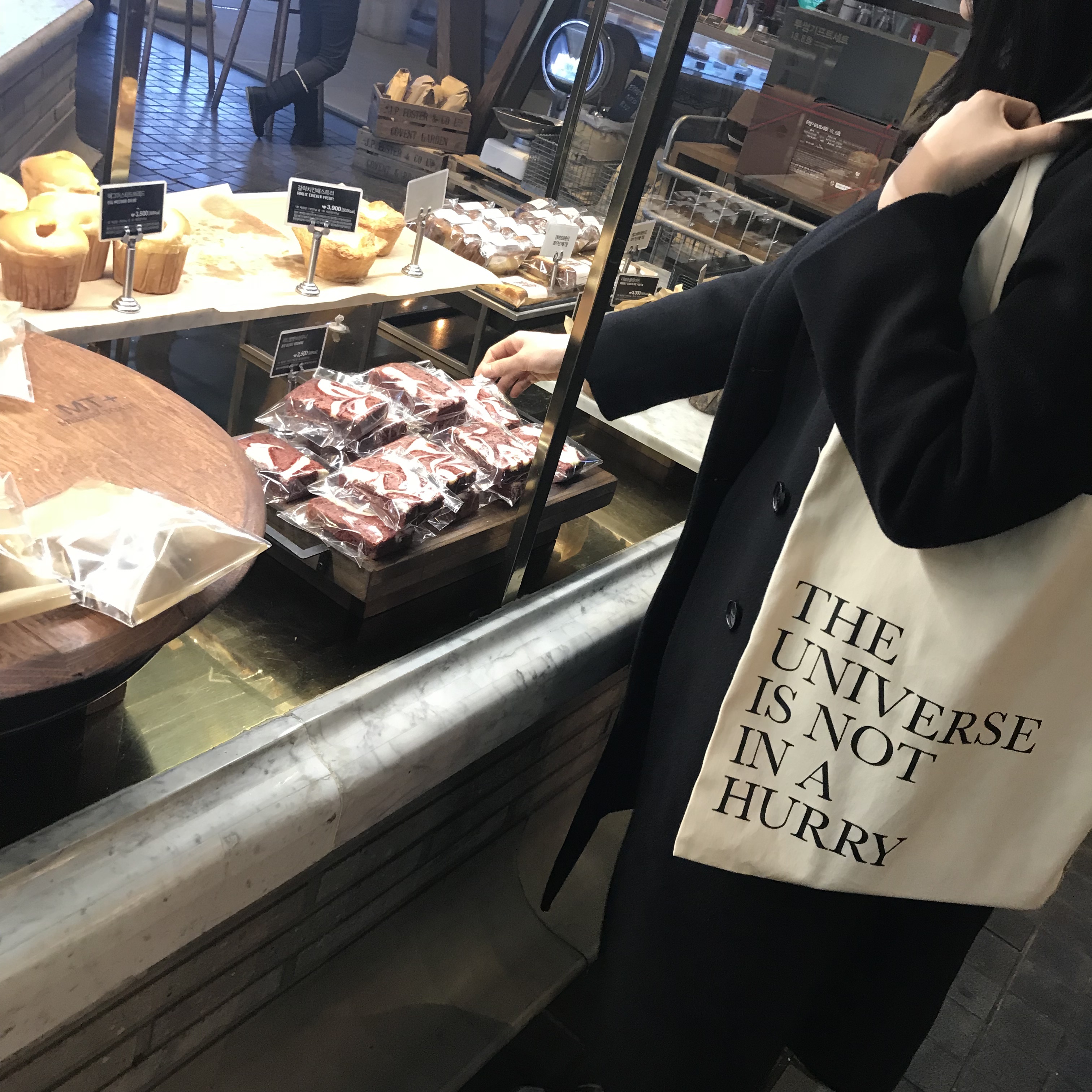 <b><p>The Universe Eco-bag European llege students</p></b><b><p>さらにユニバースエコバック欧州大学生シンプルな推薦インスタグラムはかなりのサラリーマンバッグ</p></b><br /><br /><p align='center'>