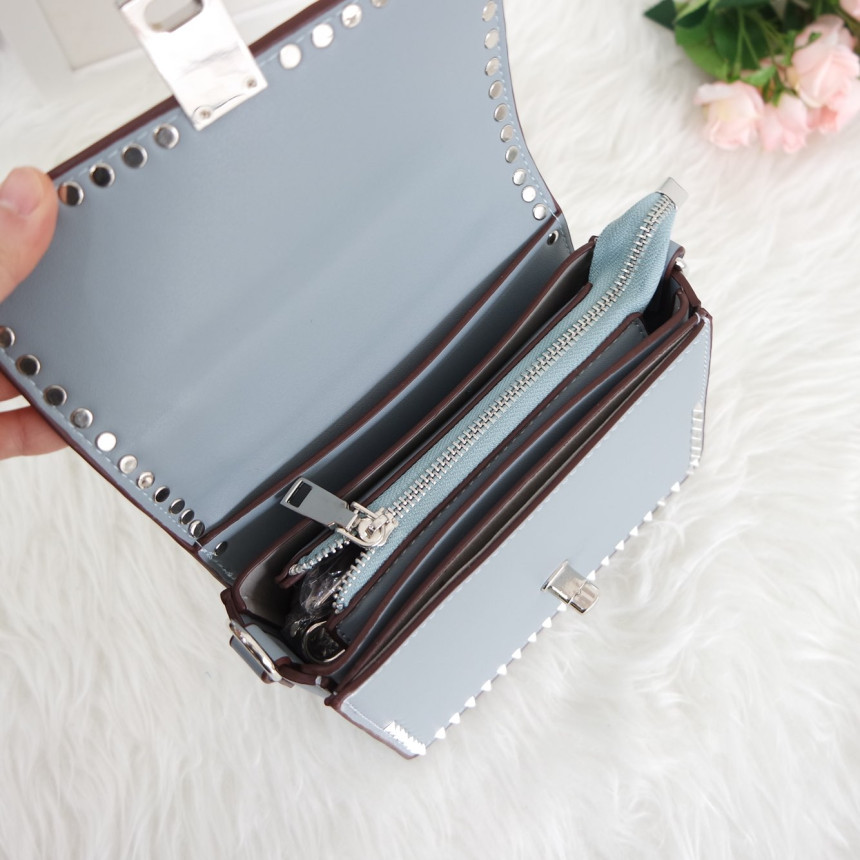 <b><p>3-Color Stud Chain Back ylish Lovely Ne Women's</p></b><b><p>3色のスタッドチェーンバックスタイリッシュなバッグ可愛いデルクアイテム女性らしいデザインショルダーバ</p></b><br /><br /><p align='center'>