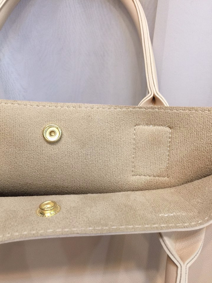 <b><p>Daily Pocket Shoulder Bag Tumbl Stylish 20</p></b><b><p>デイリーポケットショルダーバッグタンブラーバック収納力良いバッグコーディネート20貸し出し洗練された</p></b><br /><br /><p align='center'>