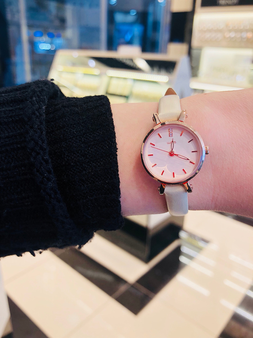 <b><p>Lloyd 2001OUTLET For women Leather wch LL2G18302IG</p></b><b><p>ロイド 2001年アウトレット 女性 レザー腕時計 LL2G18302IGI 10代</p></b><br /><br /><p align='center'>