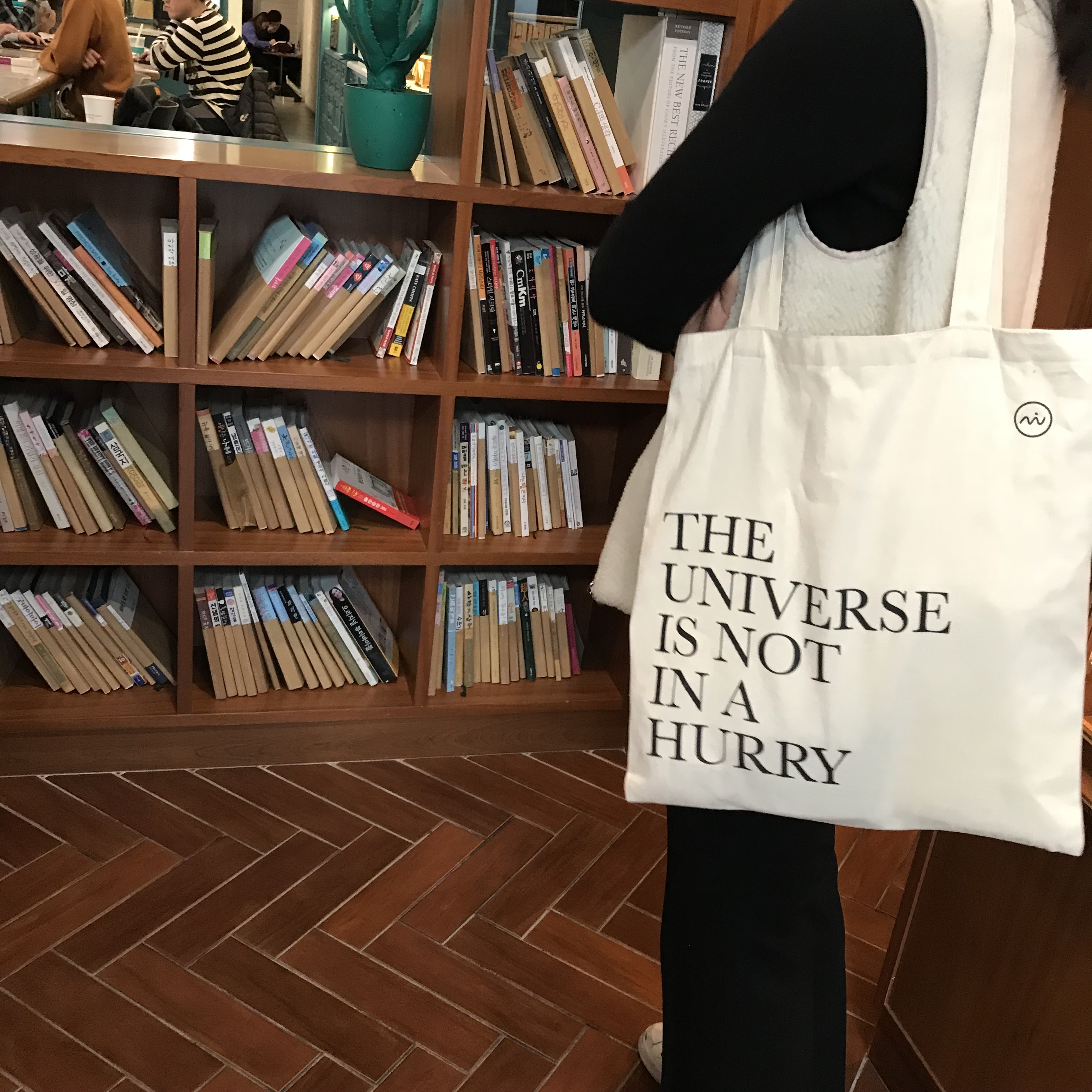 <b><p>The Universe Eco-bag European llege students</p></b><b><p>さらにユニバースエコバック欧州大学生シンプルな推薦インスタグラムはかなりのサラリーマンバッグ</p></b><br /><br /><p align='center'>
