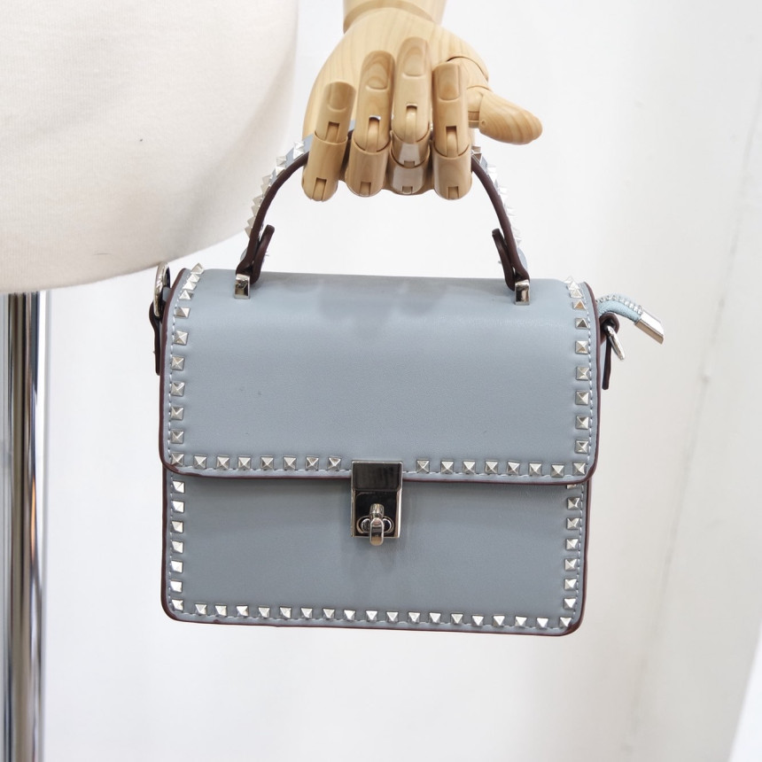 <b><p>3-Color Stud Chain Back ylish Lovely Ne Women's</p></b><b><p>3色のスタッドチェーンバックスタイリッシュなバッグ可愛いデルクアイテム女性らしいデザインショルダーバ</p></b><br /><br /><p align='center'>