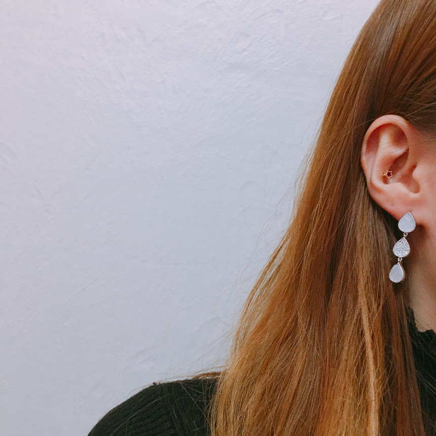 <b><p>Luce Drop Ear rings 2color LKJ1155 attractive</p></b><b><p>ルーチェ 螺鈿水滴ドロップイヤリング 2色 LKJ1155 魅力的な 女性が好きなギフト</p></b><br /><br /><p align='center'>