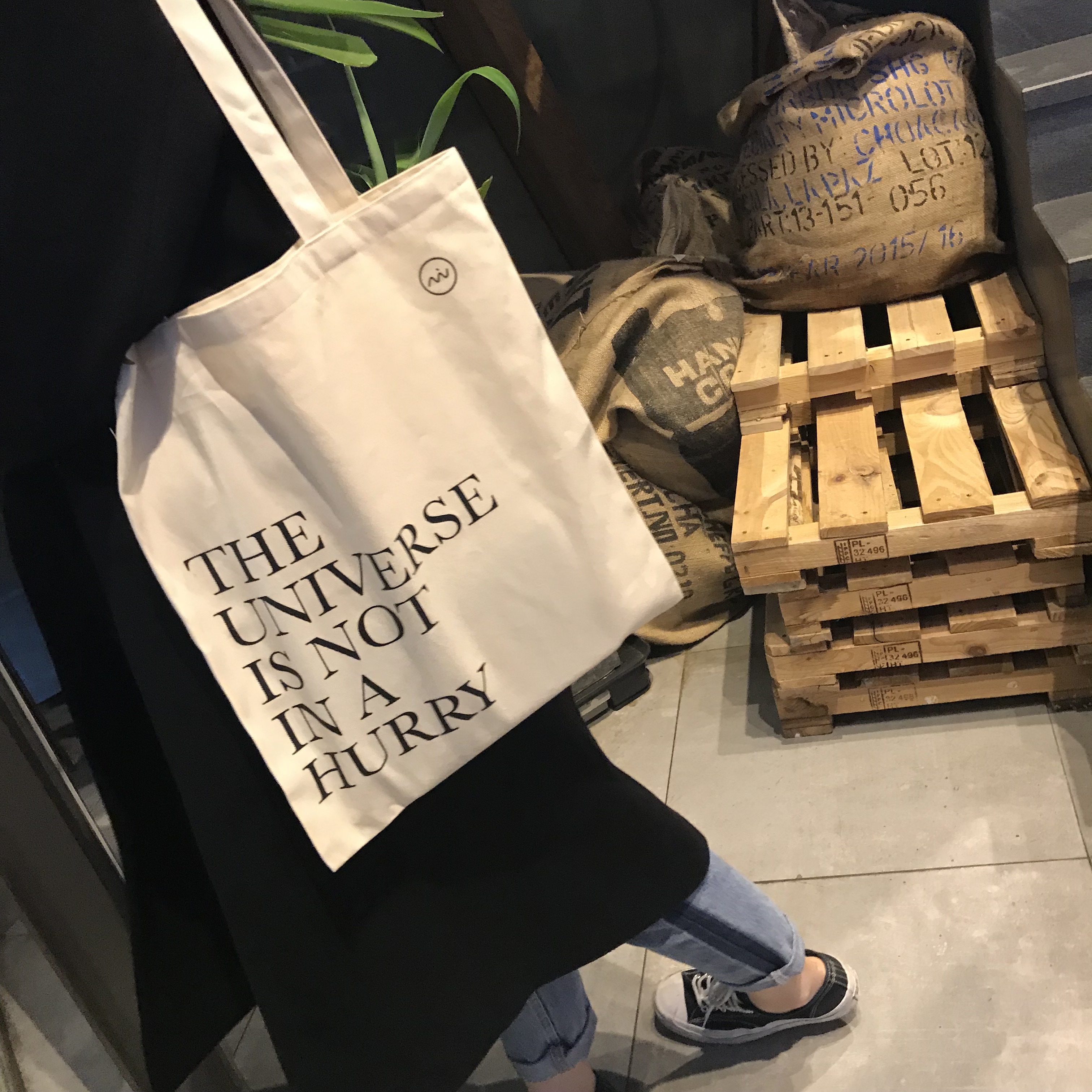 <b><p>The Universe Eco-bag European llege students</p></b><b><p>さらにユニバースエコバック欧州大学生シンプルな推薦インスタグラムはかなりのサラリーマンバッグ</p></b><br /><br /><p align='center'>