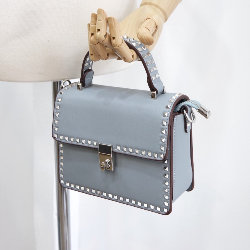 <b><p>3-Color Stud Chain Back ylish Lovely Ne Women's</p></b><b><p>3色のスタッドチェーンバックスタイリッシュなバッグ可愛いデルクアイテム女性らしいデザインショルダーバ</p></b><br /><br /><p align='center'>