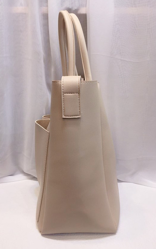 <b><p>Daily Pocket Shoulder Bag Tumbl Stylish 20</p></b><b><p>デイリーポケットショルダーバッグタンブラーバック収納力良いバッグコーディネート20貸し出し洗練された</p></b><br /><br /><p align='center'>