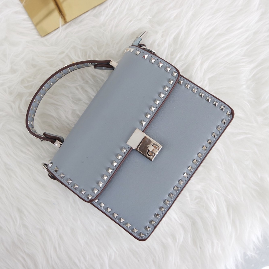 <b><p>3-Color Stud Chain Back ylish Lovely Ne Women's</p></b><b><p>3色のスタッドチェーンバックスタイリッシュなバッグ可愛いデルクアイテム女性らしいデザインショルダーバ</p></b><br /><br /><p align='center'>