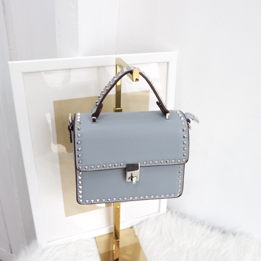 <b><p>3-Color Stud Chain Back ylish Lovely Ne Women's</p></b><b><p>3色のスタッドチェーンバックスタイリッシュなバッグ可愛いデルクアイテム女性らしいデザインショルダーバ</p></b><br /><br /><p align='center'>