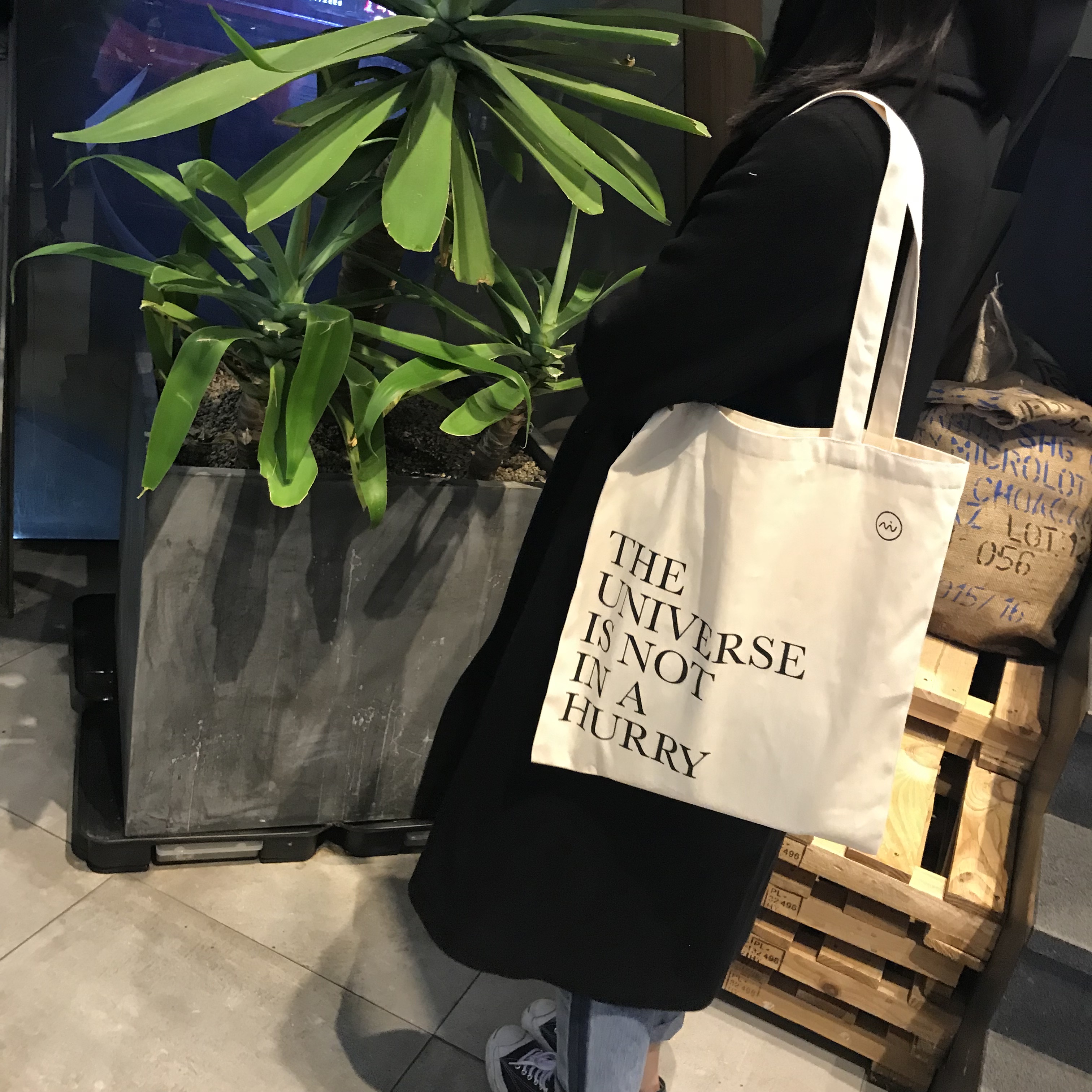 <b><p>The Universe Eco-bag European llege students</p></b><b><p>さらにユニバースエコバック欧州大学生シンプルな推薦インスタグラムはかなりのサラリーマンバッグ</p></b><br /><br /><p align='center'>