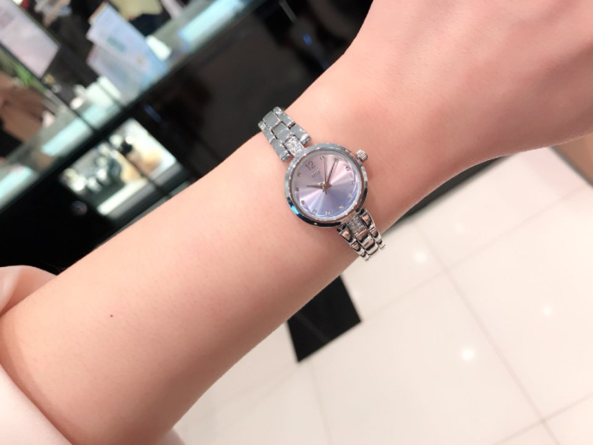<b><p>OST Blue Pink Gradient Metal Watch OTW118303TSS</p></b><b><p>OST ブルーピンクグラデーションメタル時計OTW118303TSS 20代の女性</p></b><br /><br /><p align='center'>