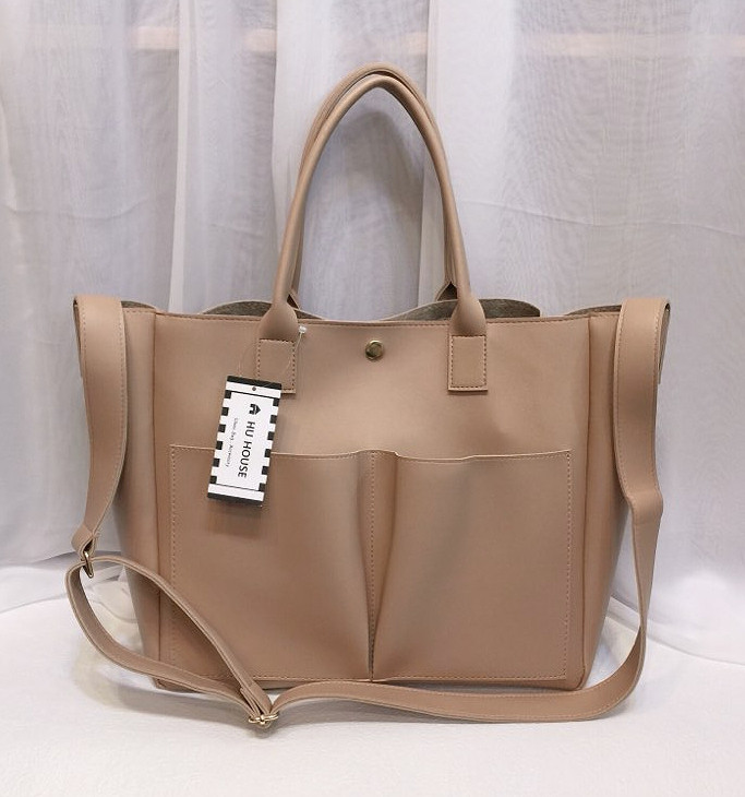 <b><p>Daily Pocket Shoulder Bag Tumbl Stylish 20</p></b><b><p>デイリーポケットショルダーバッグタンブラーバック収納力良いバッグコーディネート20貸し出し洗練された</p></b><br /><br /><p align='center'>