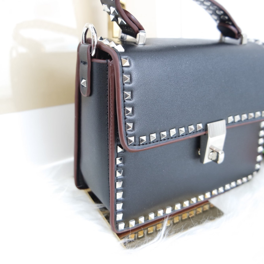 <b><p>3-Color Stud Chain Back ylish Lovely Ne Women's</p></b><b><p>3色のスタッドチェーンバックスタイリッシュなバッグ可愛いデルクアイテム女性らしいデザインショルダーバ</p></b><br /><br /><p align='center'>