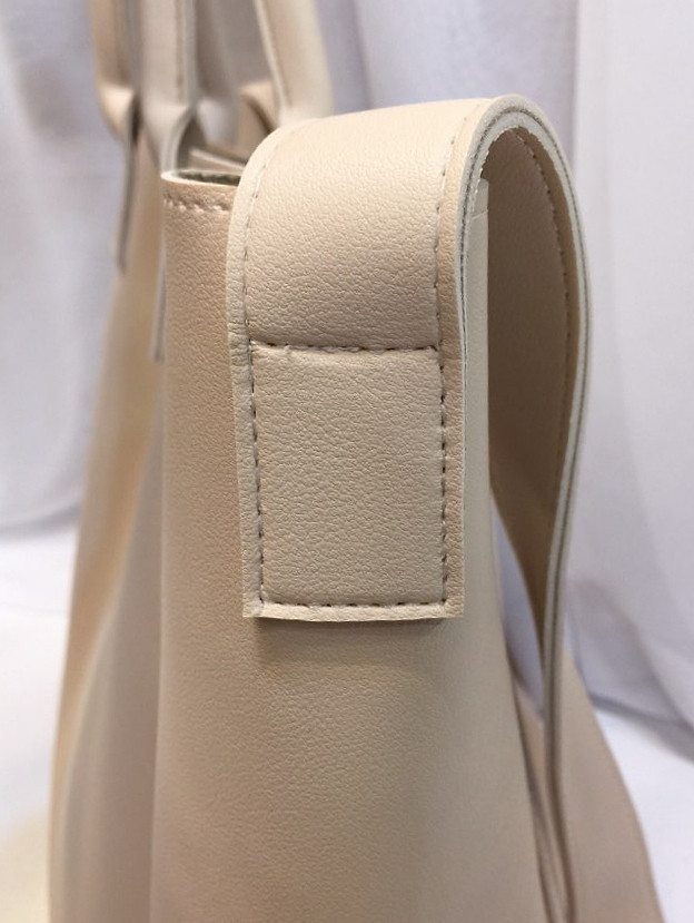 <b><p>Daily Pocket Shoulder Bag Tumbl Stylish 20</p></b><b><p>デイリーポケットショルダーバッグタンブラーバック収納力良いバッグコーディネート20貸し出し洗練された</p></b><br /><br /><p align='center'>