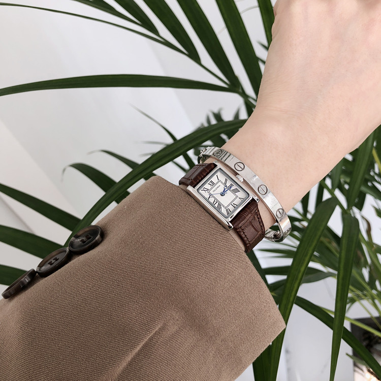 <b><p>IMI Tank clock assic so square wrist Wom</p></b><b><p>IMI タンク 時計 クラシック ソロ スクエア 手首 女性 ギフト レザー 会社員コーディネート</p></b><br /><br /><p align='center'>