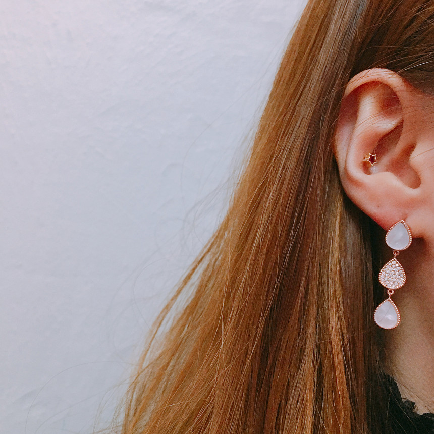 <b><p>Luce Drop Ear rings 2color LKJ1155 attractive</p></b><b><p>ルーチェ 螺鈿水滴ドロップイヤリング 2色 LKJ1155 魅力的な 女性が好きなギフト</p></b><br /><br /><p align='center'>