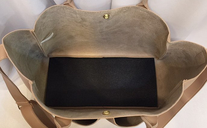 <b><p>Daily Pocket Shoulder Bag Tumbl Stylish 20</p></b><b><p>デイリーポケットショルダーバッグタンブラーバック収納力良いバッグコーディネート20貸し出し洗練された</p></b><br /><br /><p align='center'>